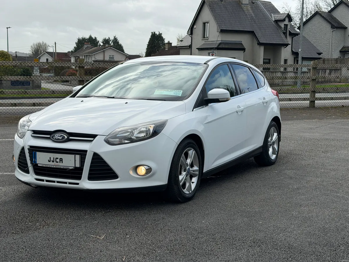 ABSOLUTELY IMMACULATE 2012 FORD FOCUS - Image 3