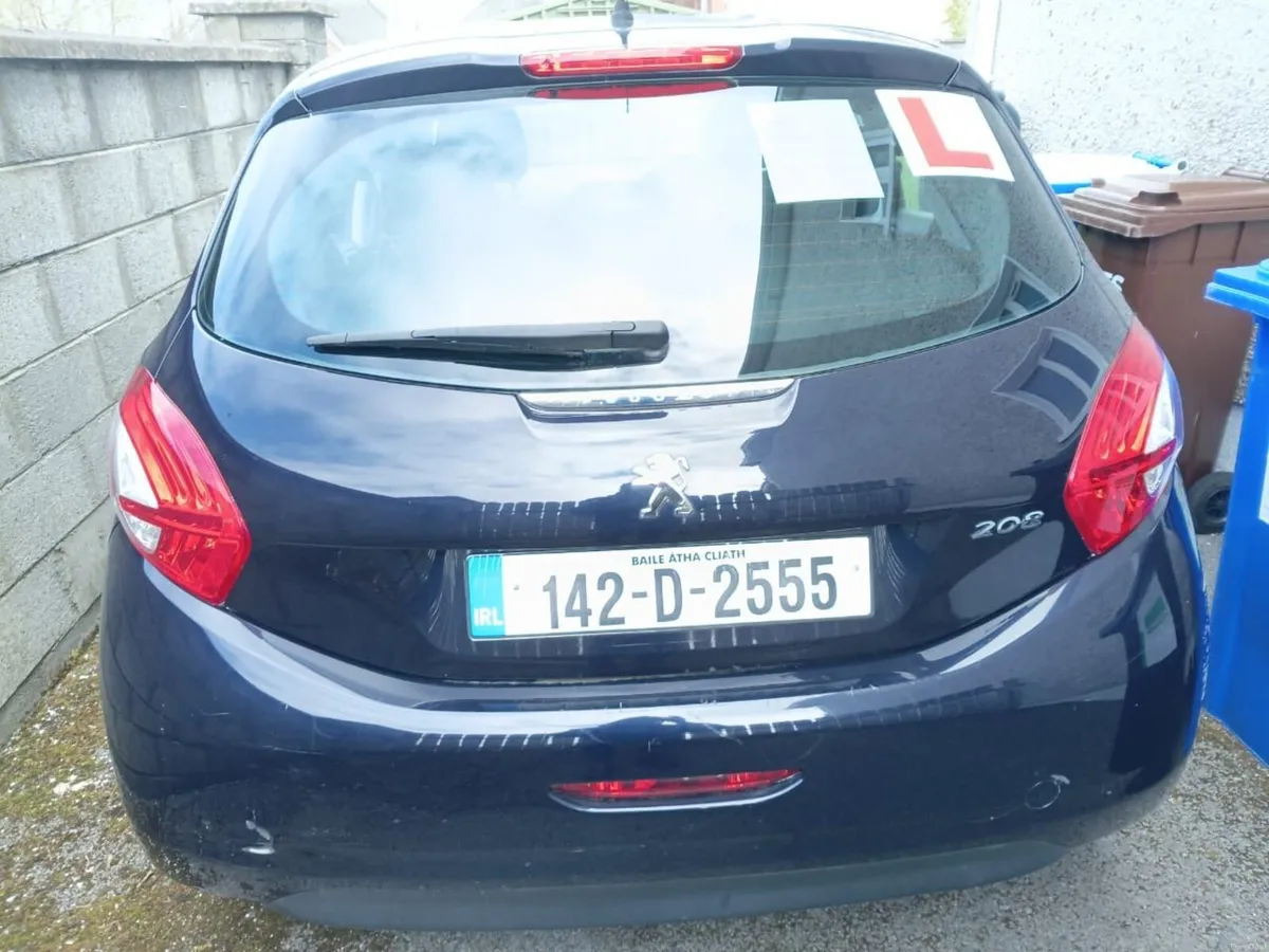 Peugeot 208 2014 - Image 2