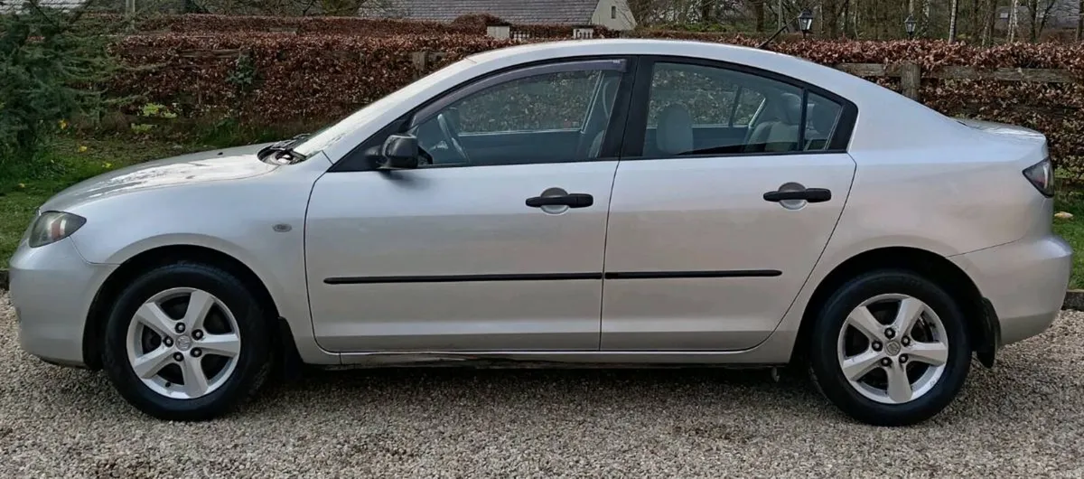 09 Mazda 3 1.6d tax 05/26 nct 26/05/26 317km - Image 3