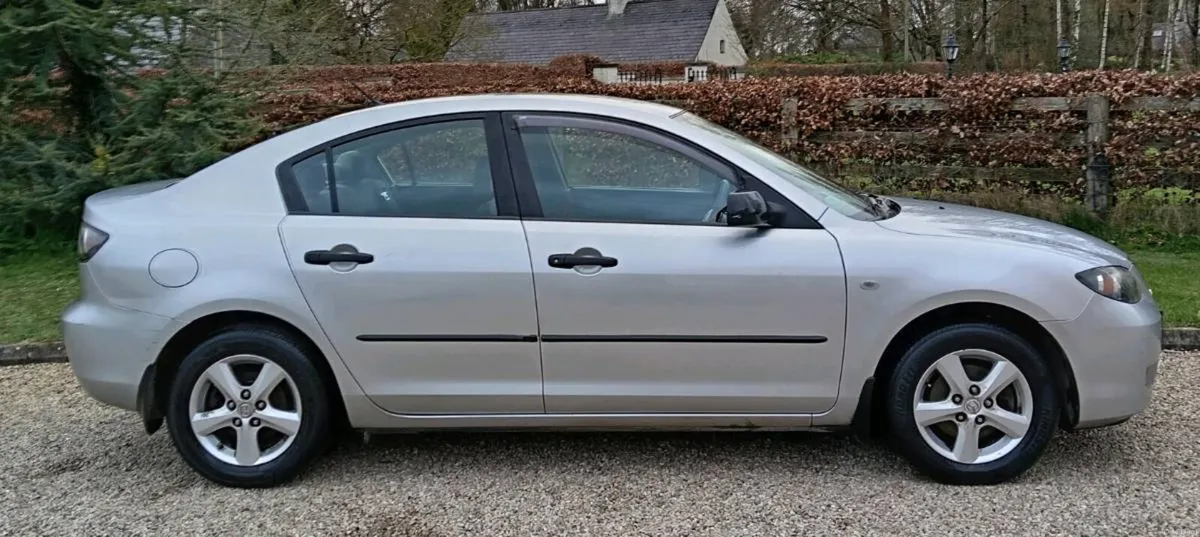 09 Mazda 3 1.6d tax 05/26 nct 26/05/26 317km - Image 4