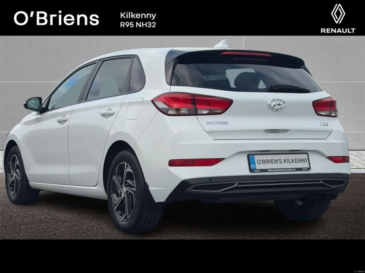 Hyundai i30 Petrol Deluxe Turbo - Image 3