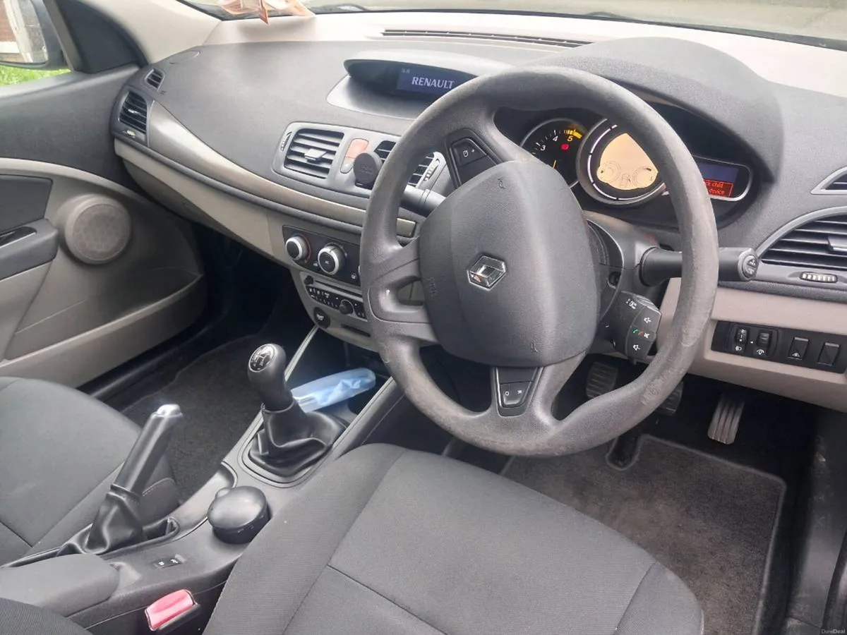 Renault Fluence 2011 - Image 3