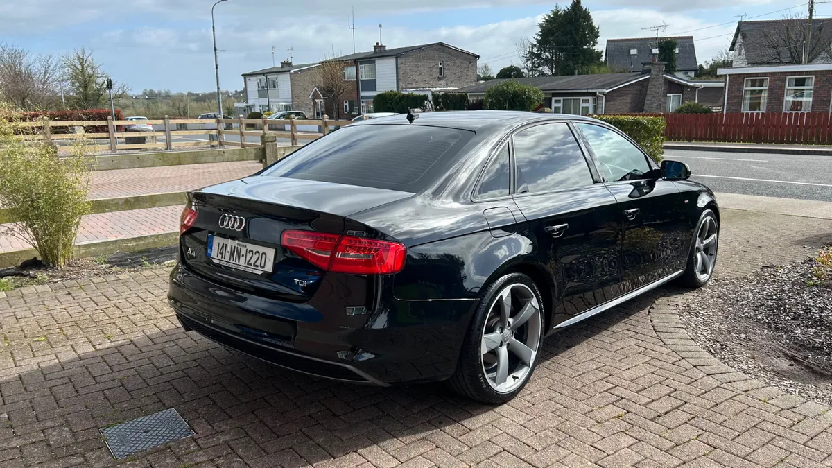 Audi A4 s line  black edition 2014 - Image 3