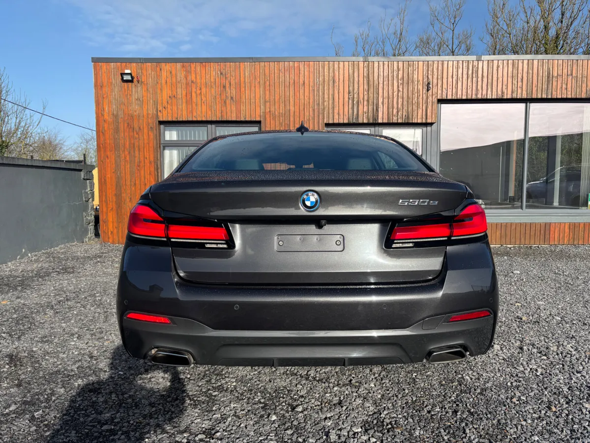 BMW 530E 2023 - Image 4