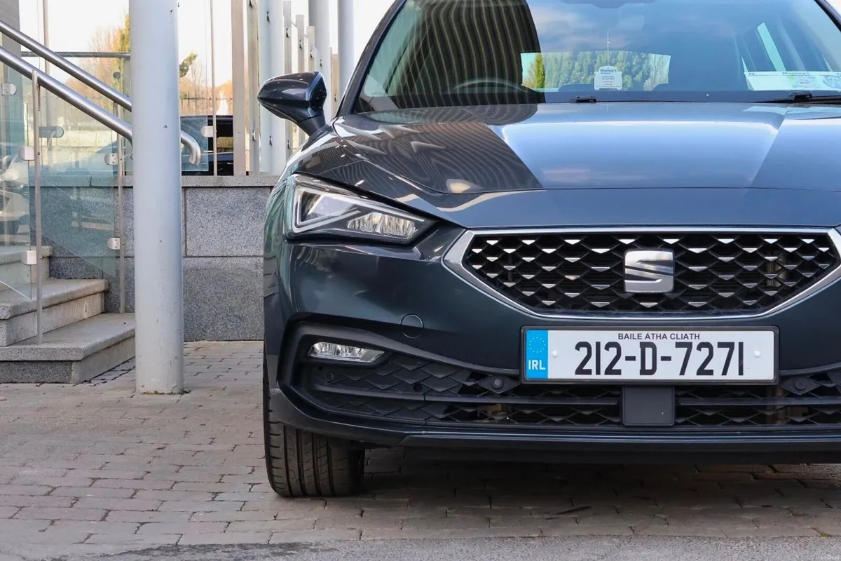 SEAT Leon e-Hybrid 204hp DSG Xcellence+ - Image 3