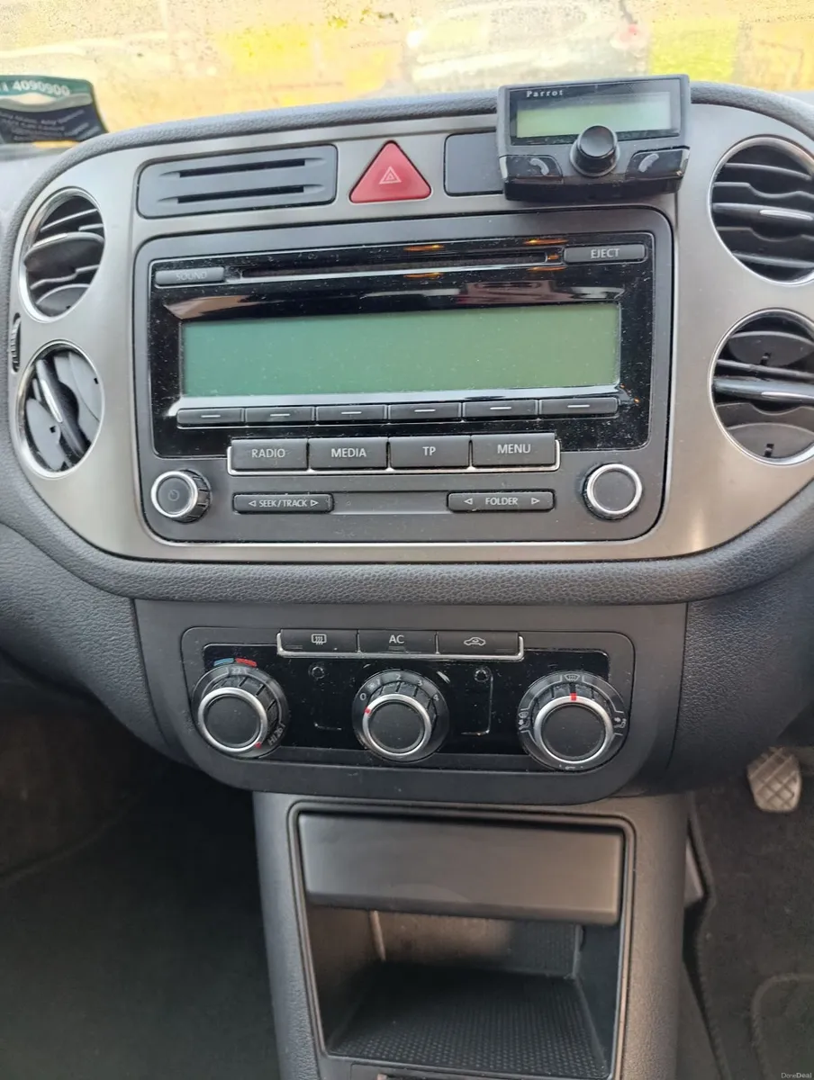 Volkswagen Tiguan 2010 - Image 4