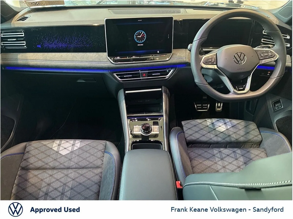Volkswagen Tiguan *R-Line* 1.5 PHEV DSG 204HP AUTO - Image 2