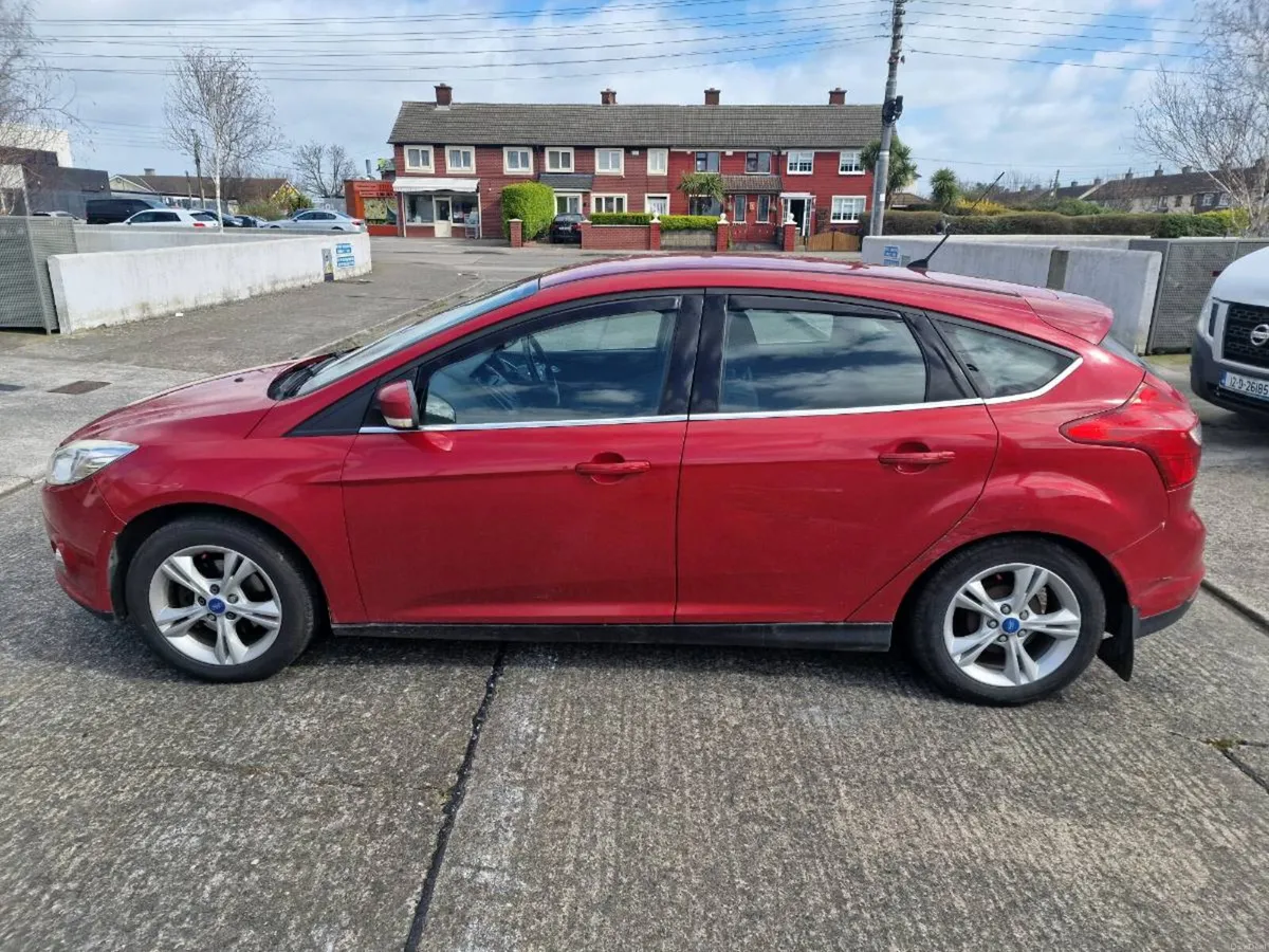 FORD FOCUS 2011 SPORT TRIM-TAX UNTIL FEB 27 - Image 1