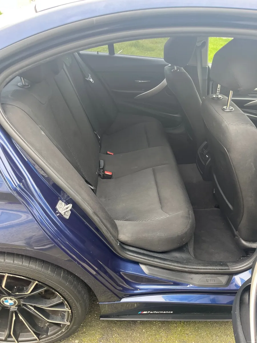 BMW 3-Series 2016 - Image 2