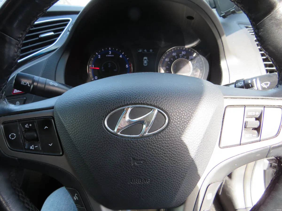 Hyundai i40 2017 NCTD & TAXED BARGAIN BUY - Image 2