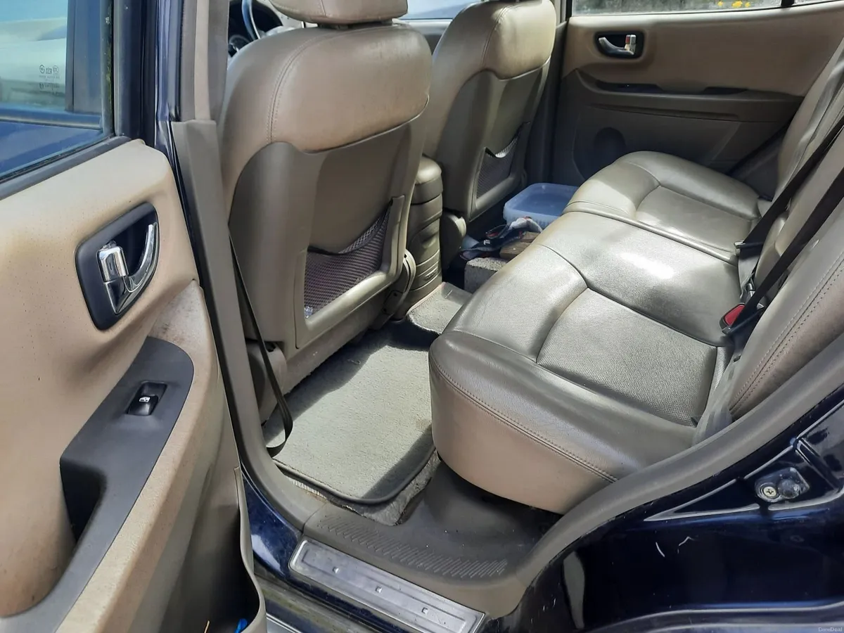 Hyundai Santa Fe 2005 4x4 - Image 4