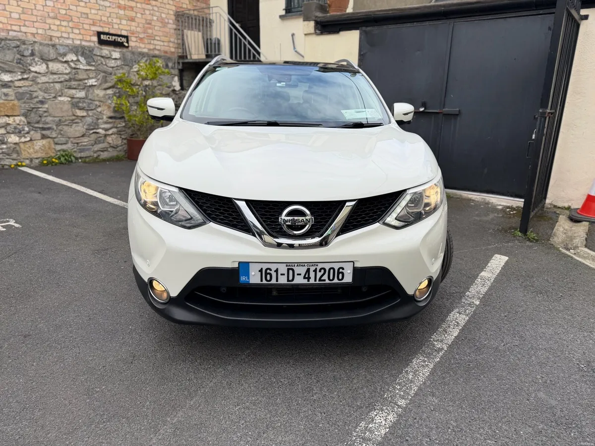 AUTOMATIC Nissan Qashqai 1.2 Petrol SV Premium CVT - Image 2