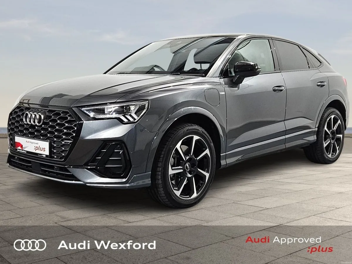 Audi Q3 45 TFSI E S Tronic S line Auto * High Spec - Image 4