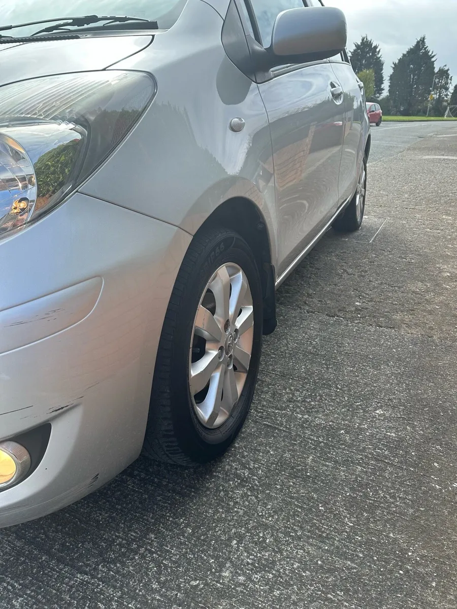 Toyota Yaris automatic lo mile/ km 1 lady owner - Image 3
