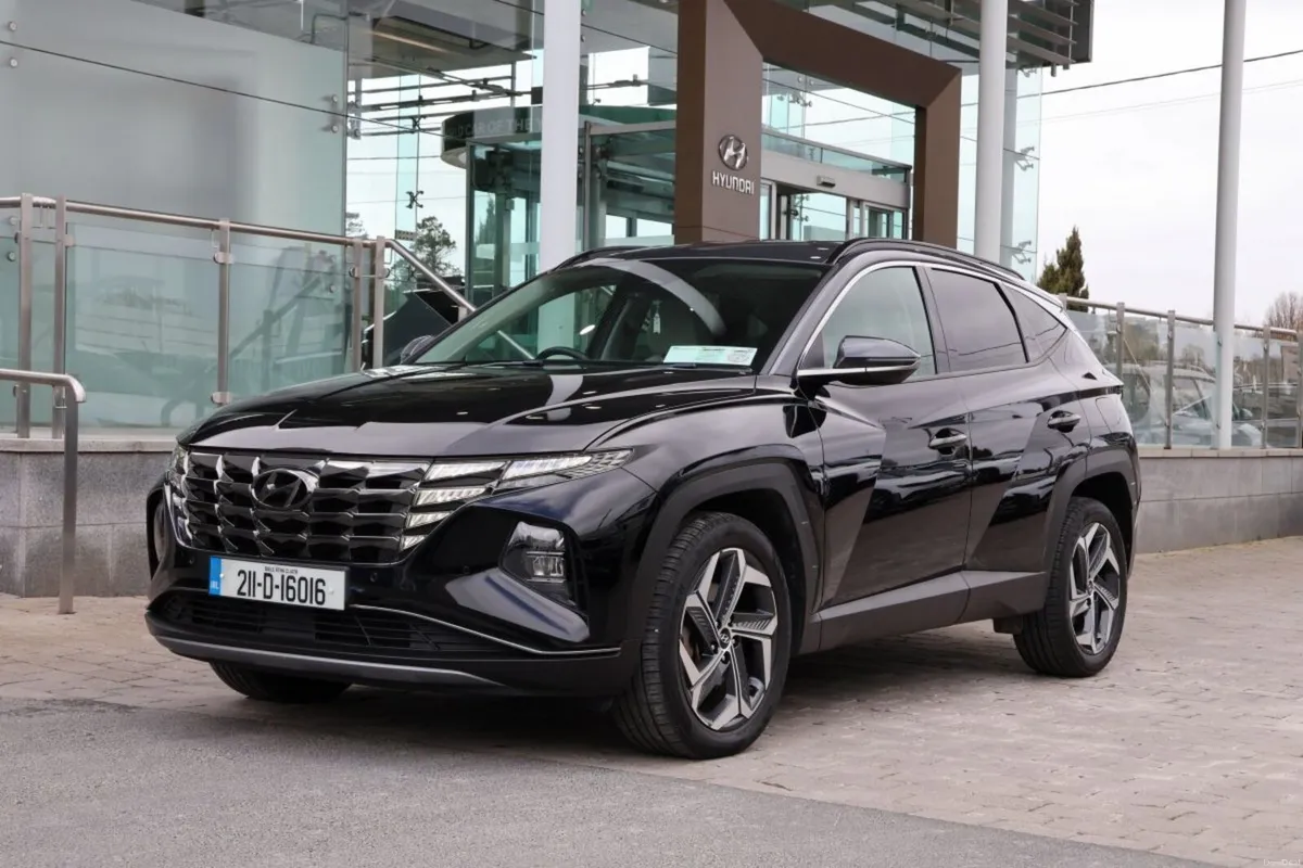 Hyundai Tucson 2WD Executive Plus HEV Auto 2 Tone - Image 1