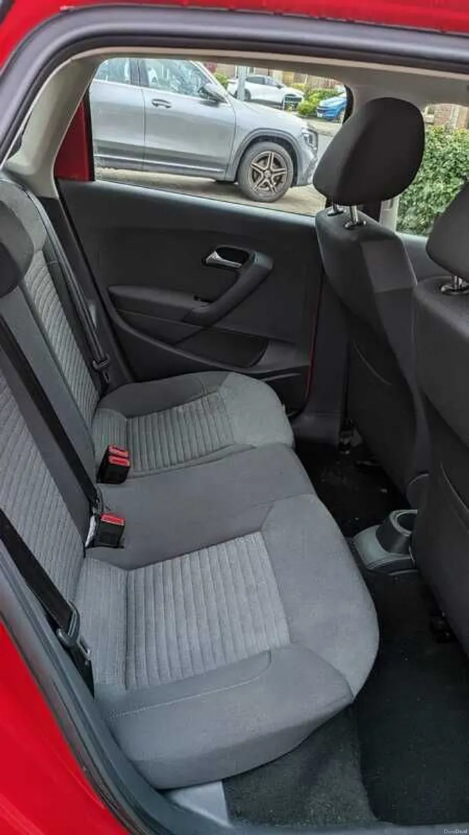 2012 Volkswagen Polo- automatic+ reverse cam - Image 3