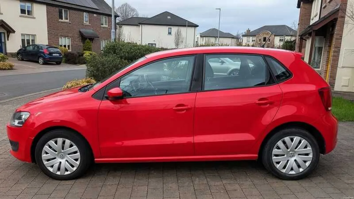 2012 Volkswagen Polo- automatic+ reverse cam - Image 1