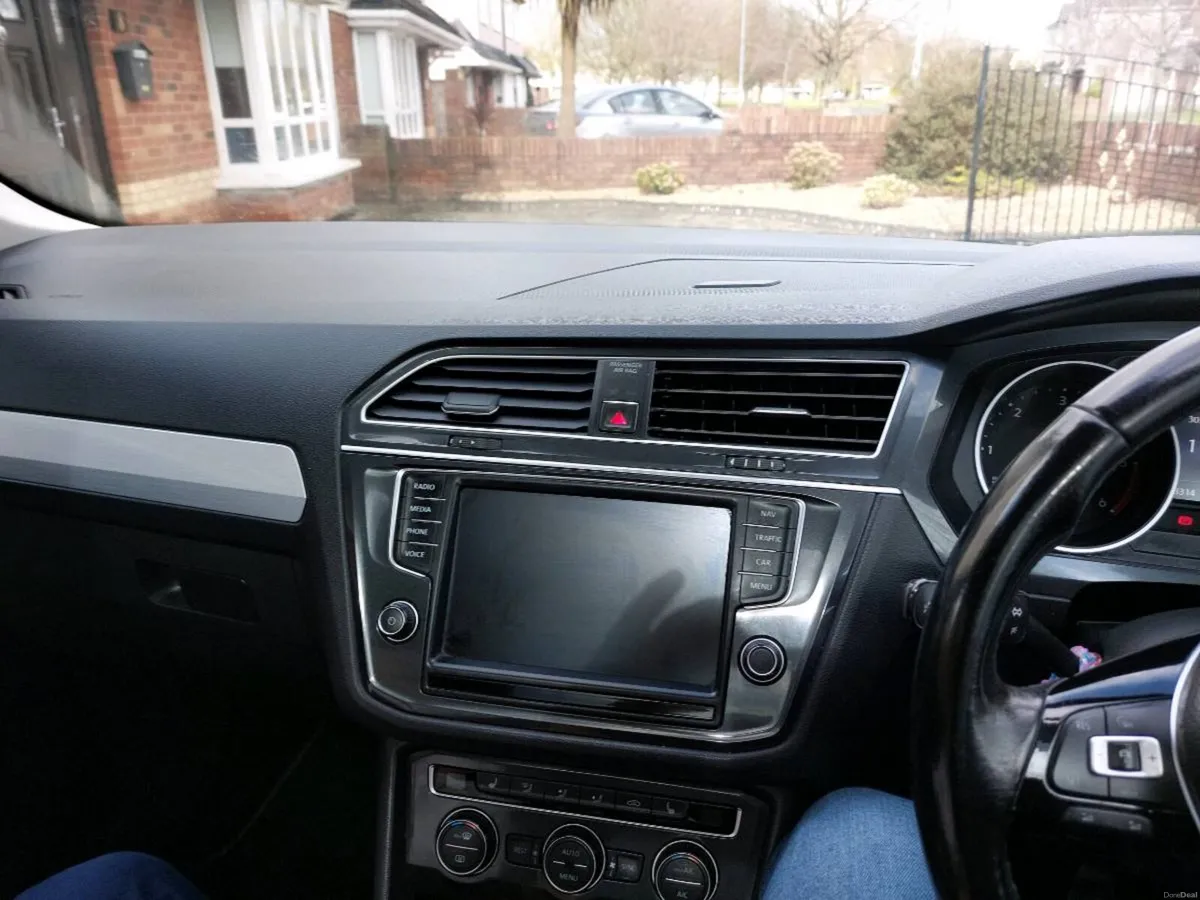 172 VOLKSWAGEN TIGUAN - Image 2