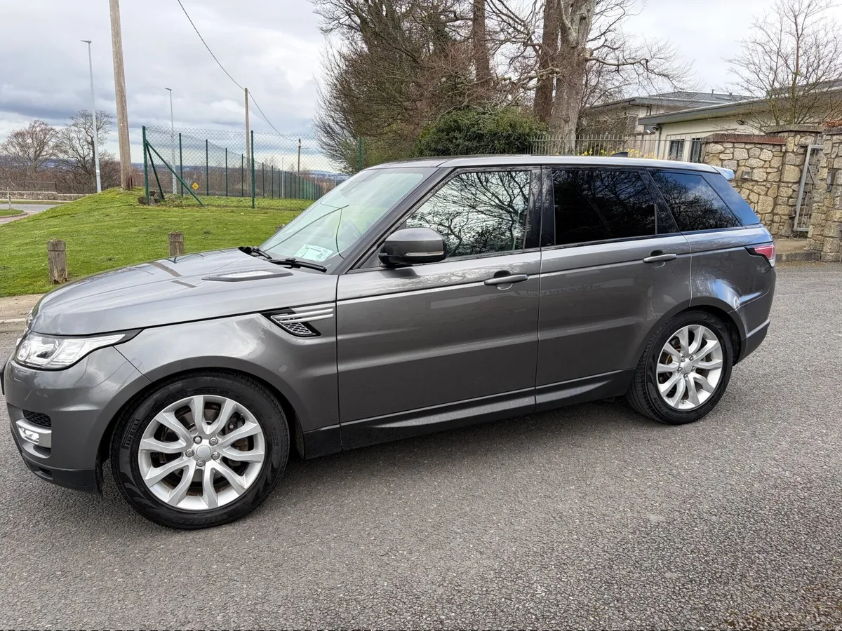 Range Rover Sport HSE 3.0 2017 | Full History - Image 2