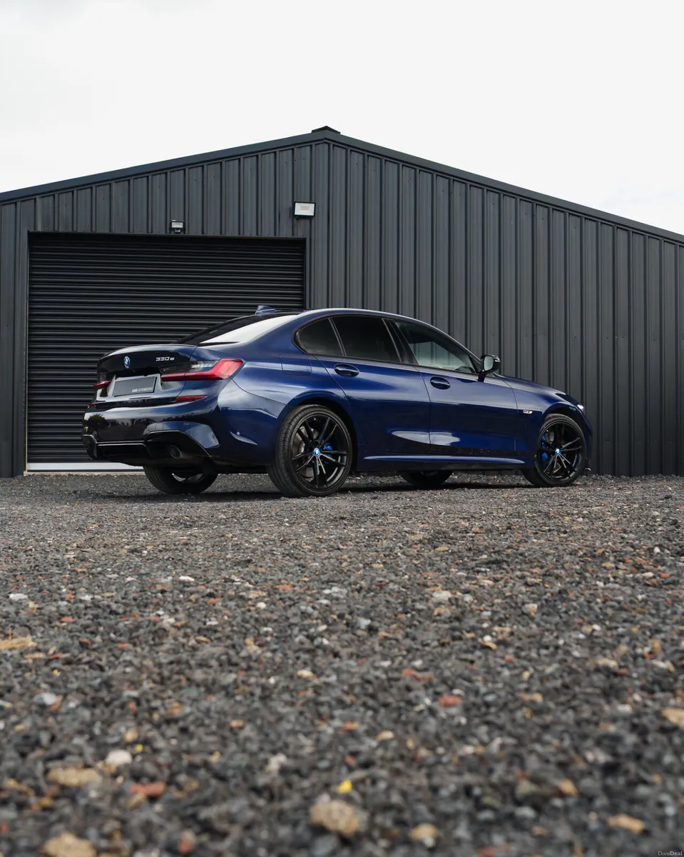 BMW 330e M Sport Pro - Image 4