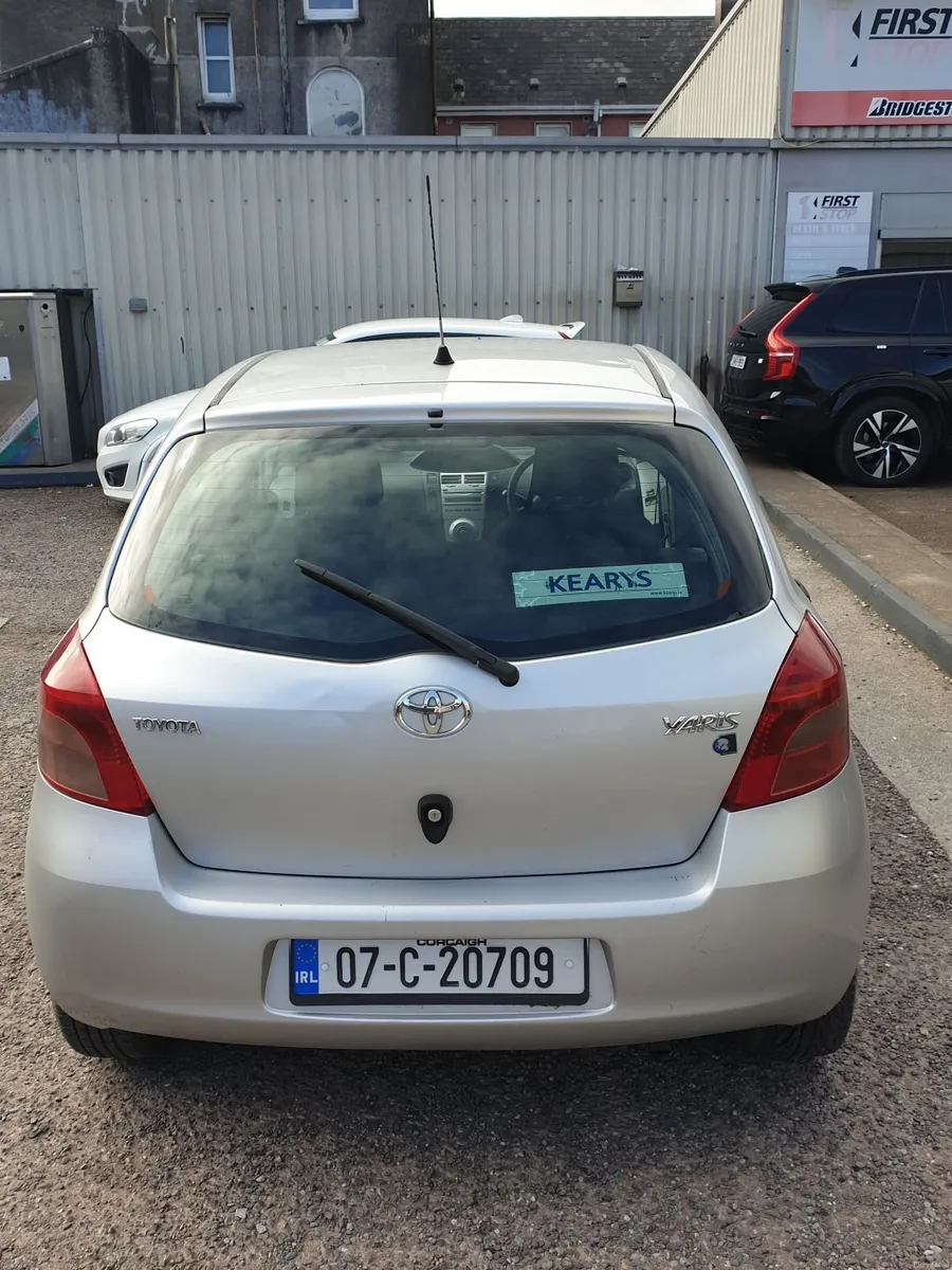 Toyota Yaris 2007 - Image 3
