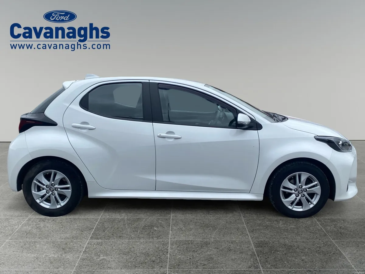 2023 Toyota Yaris Luna 1.0 5DR - Image 5