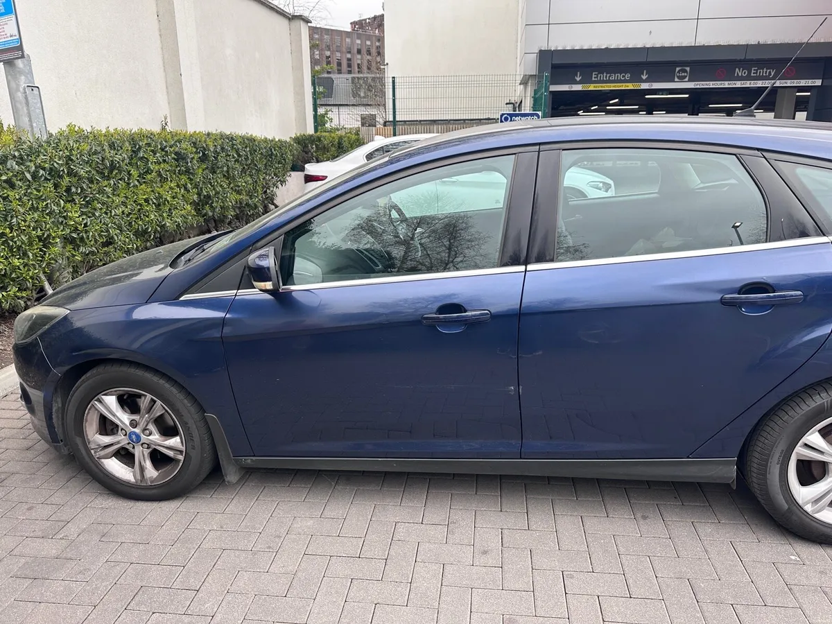 2012 Ford Focus  1.6TDCi Zetec - Long NCT 03/2027 - Image 4