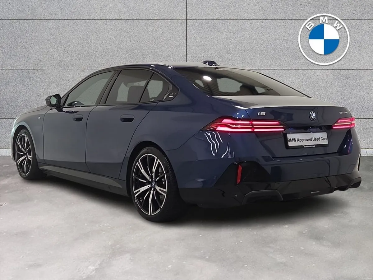 BMW i5 eDrive40 M Sport Saloon - Image 3