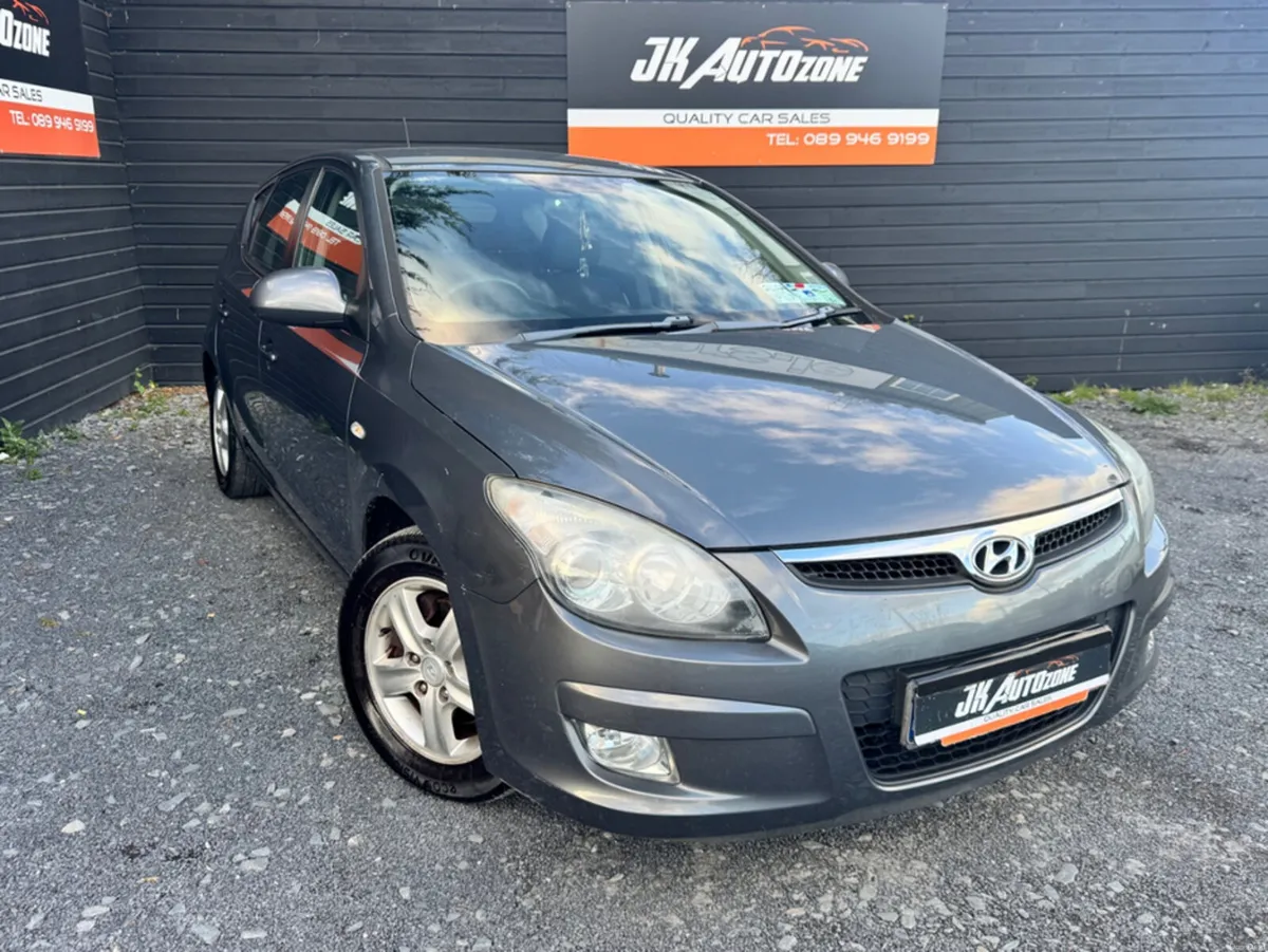 Hyundai i30 1.4 COMFORT 5DR - Image 1