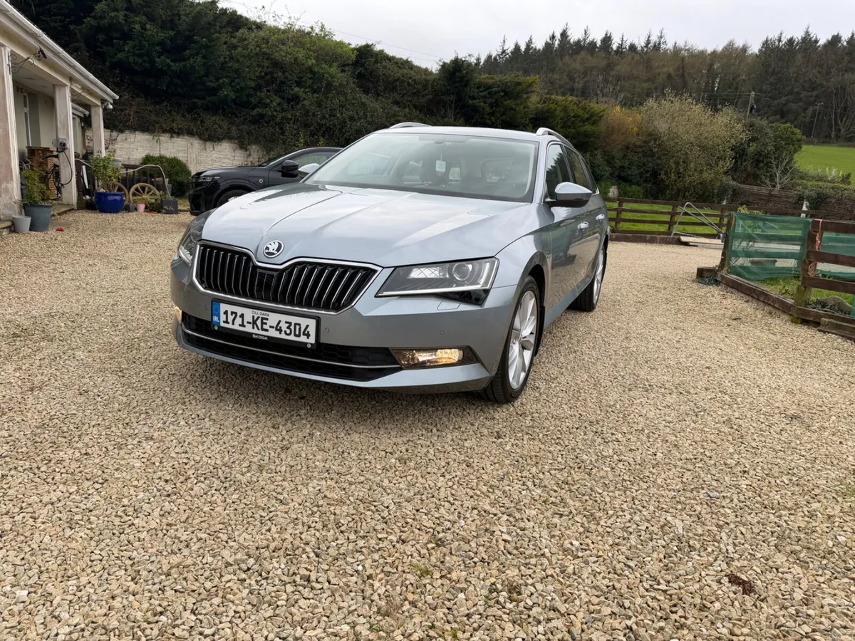 Skoda Superb 2017 2.0 DSG Estate Fantastic Conditi - Image 3