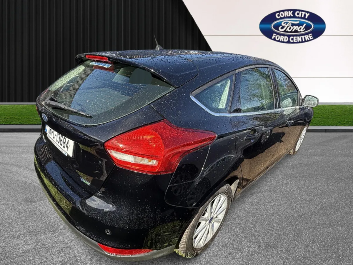 Ford Focus 1.0 ECOBOOST TITANIUM 12 125PS 5DR T - Image 3