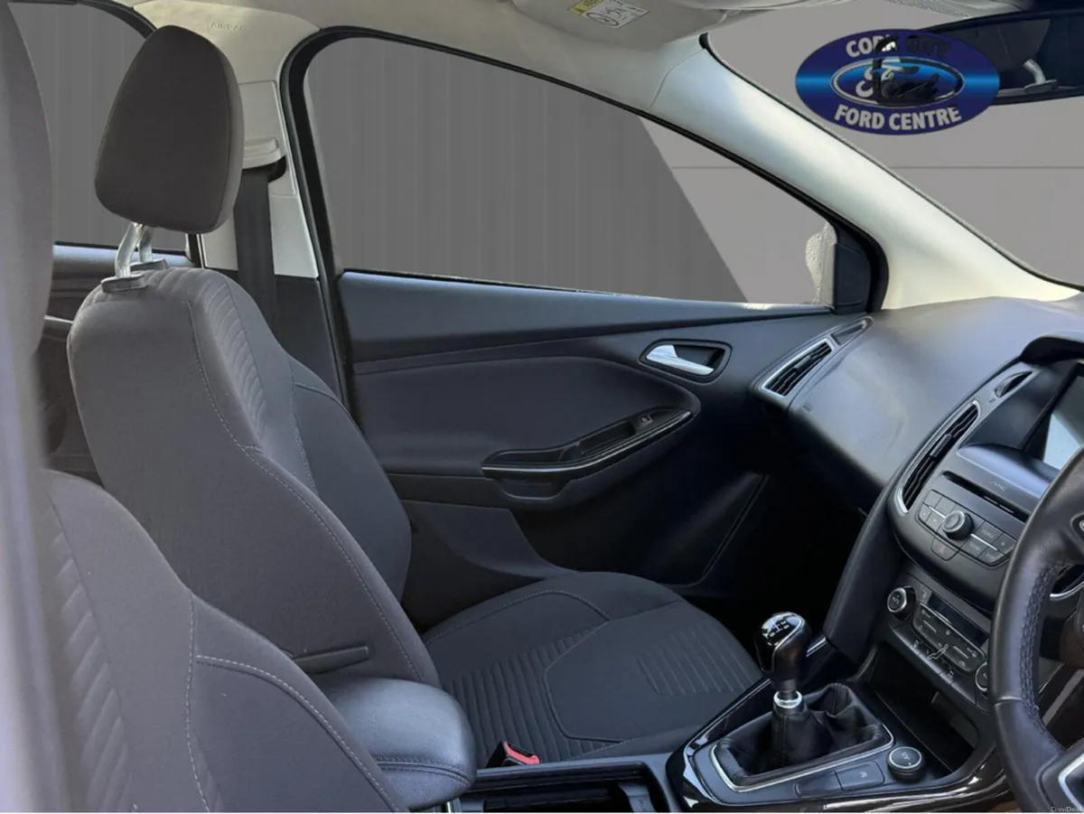 Ford Focus 1.0 ECOBOOST TITANIUM 12 125PS 5DR T - Image 5