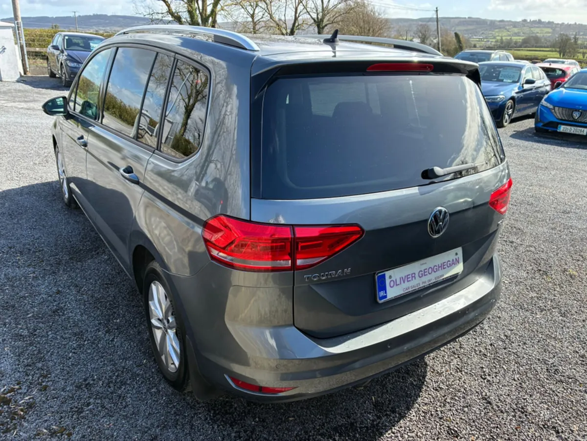 Volkswagen Touran 1.6 TDI SE FAMILY BLUEMOTION (7 - Image 4