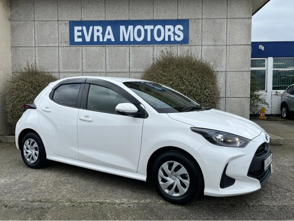 Toyota Yaris X HYBRID AUTOMAITC 1.5 PETROL //LOW M - Image 4