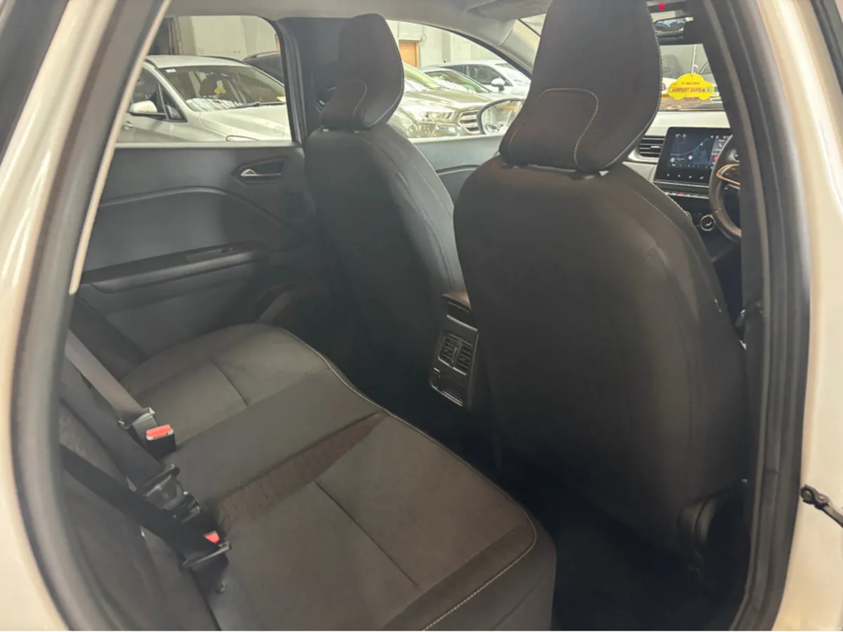 Renault Captur EVOLUTION TCE 140 AUTO MY23 5DR - Image 4