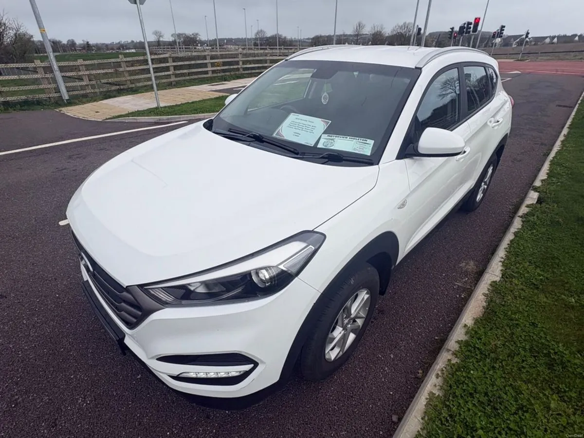 Hyundai Tucson 1.7D Sport 5DR, Multi-Function Stee - Image 4