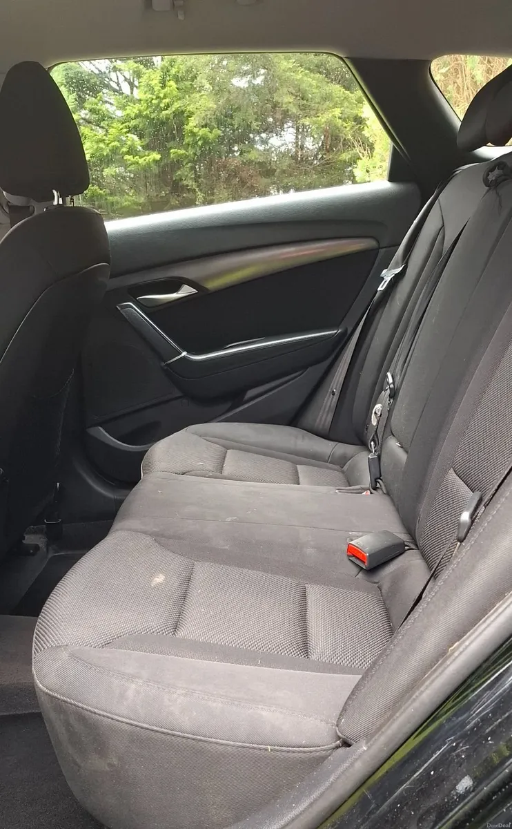 11 Hyundai i40 ,Estate, DIESEL - Image 2