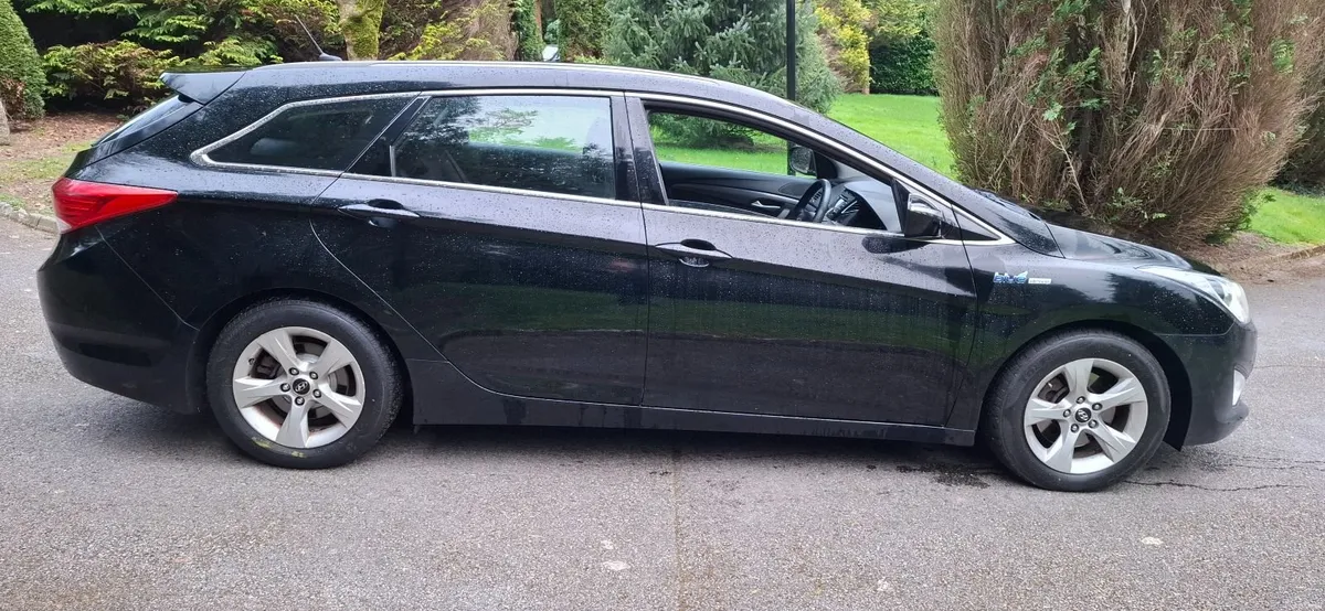 11 Hyundai i40 ,Estate, DIESEL - Image 4
