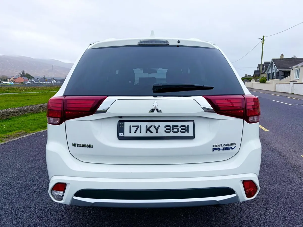 Mitsubishi Outlander PHEV | High Spec | Low Miles - Image 3