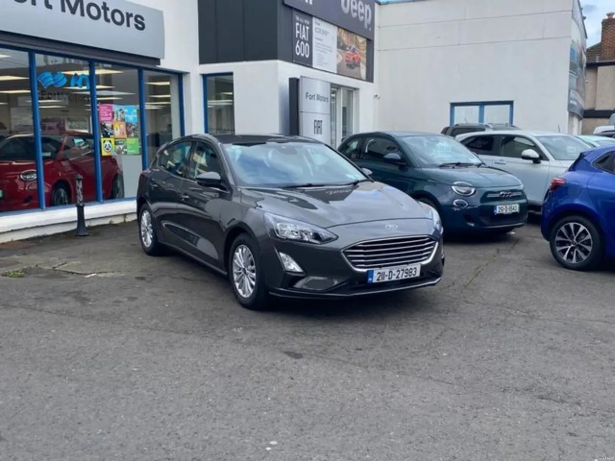 Ford Focus Titanium Edition, Automatic, Petrol, 23 - Image 4