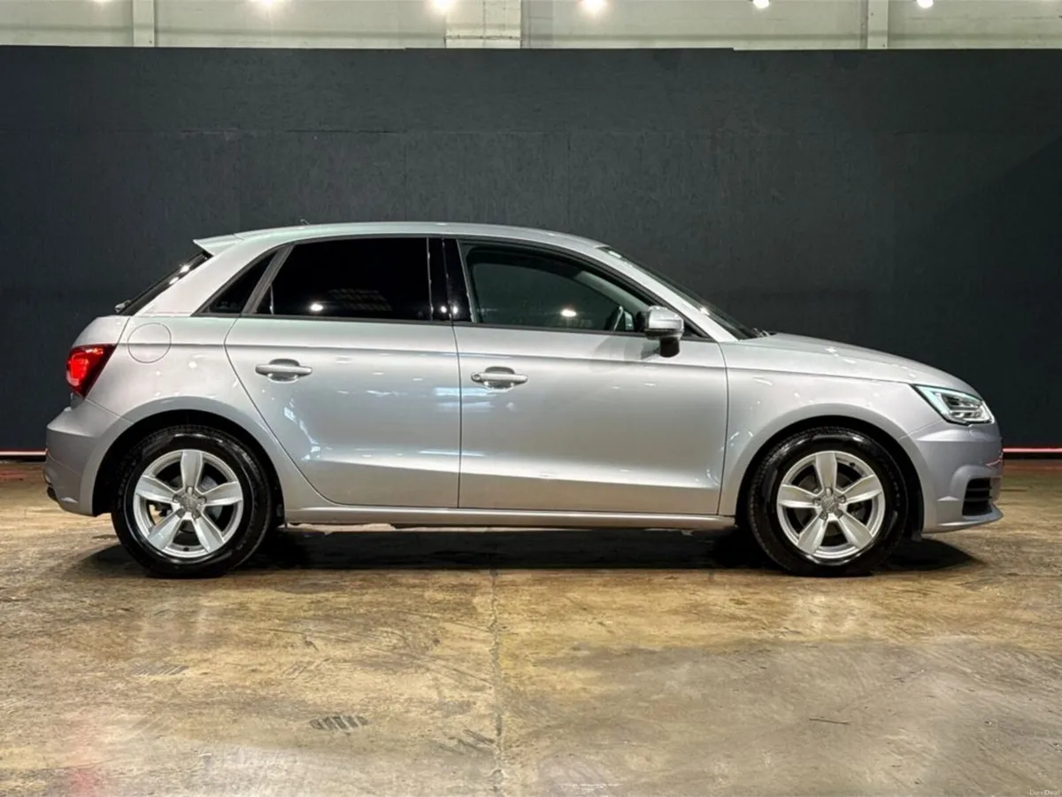 Audi A1 1.0 AUTOMATIC - 15'' FACTORY ALLOY WHEELS - Image 3