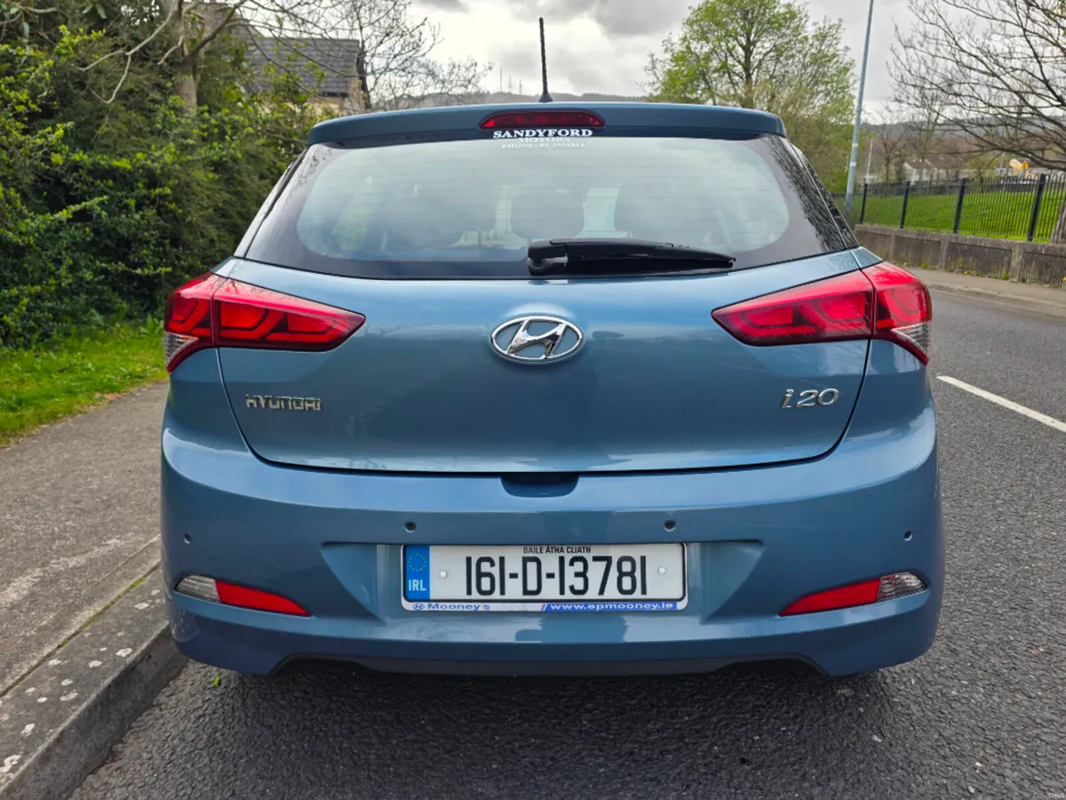 Hyundai i20 Petrol Deluxe 5DR - Image 4