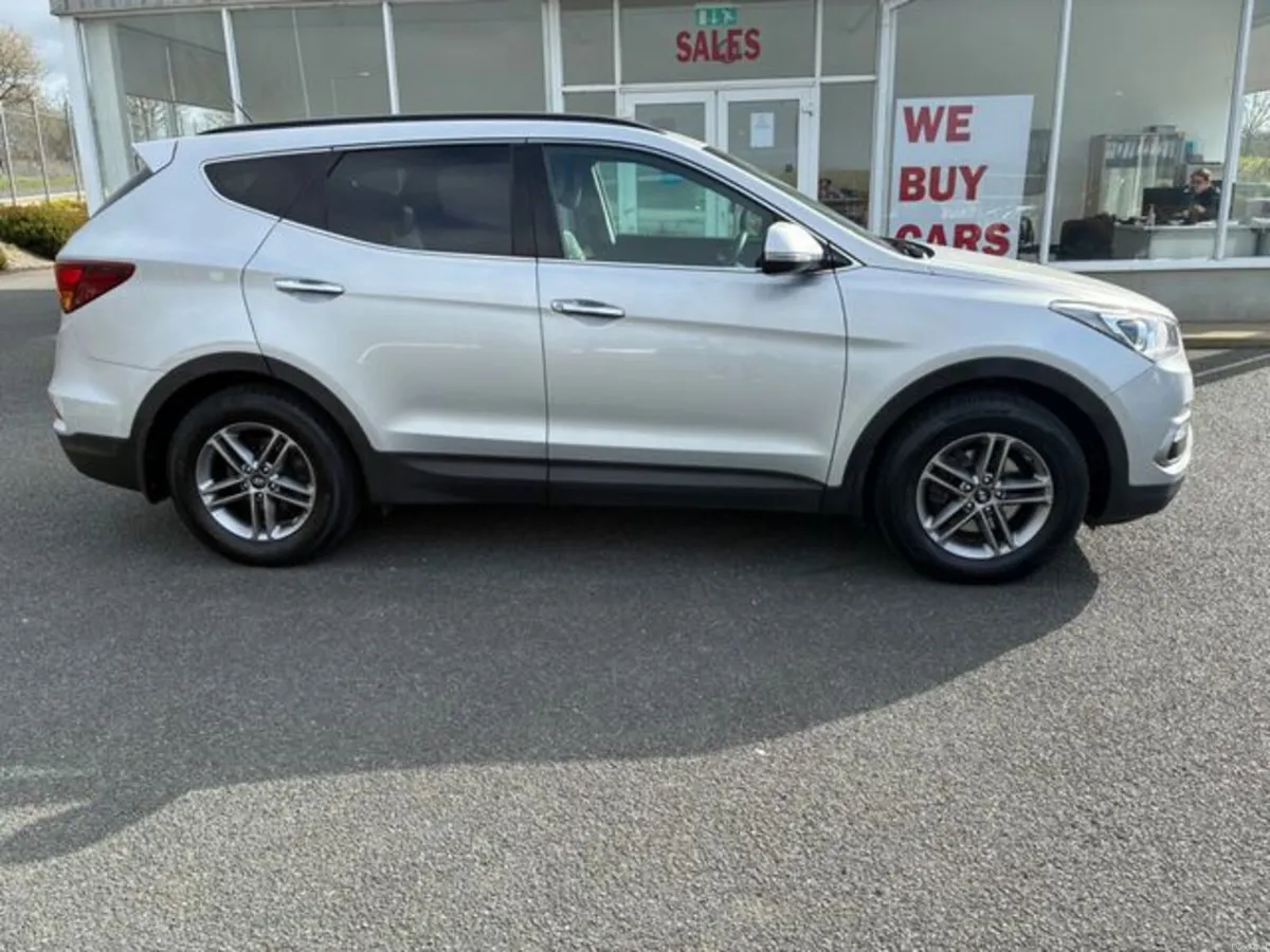 Hyundai Santa Fe Executive 4WD 5DR - Image 2
