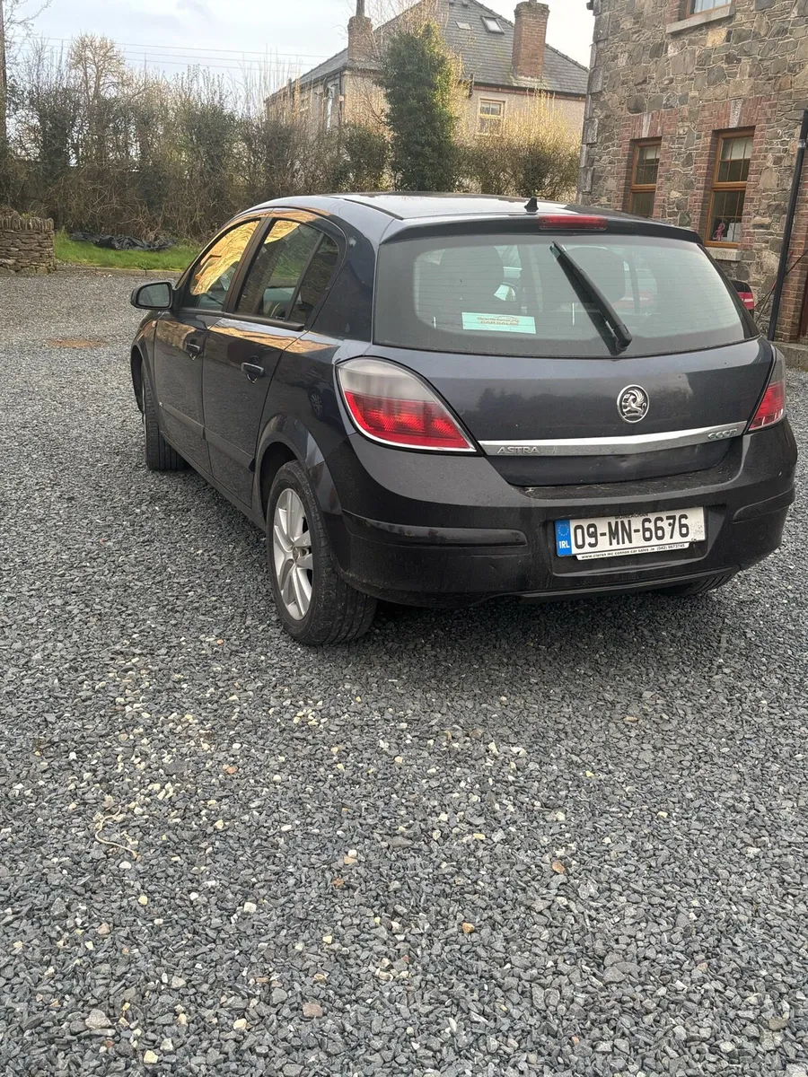 Vauxhall Astra 2009 - Image 2