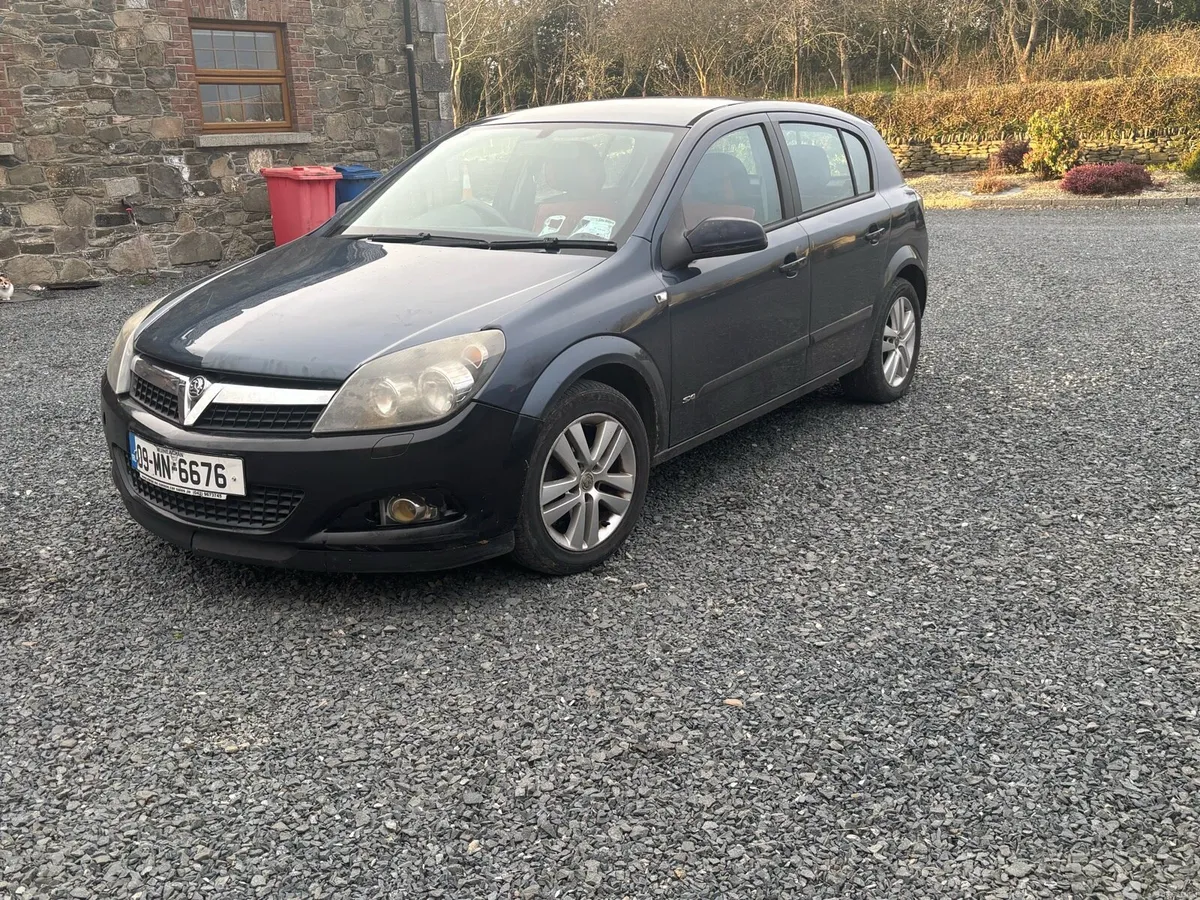 Vauxhall Astra 2009 - Image 1
