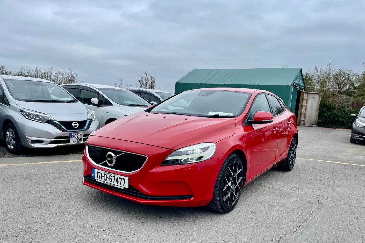 VOLVO V40 2017 2.0, DIESEL - Image 3
