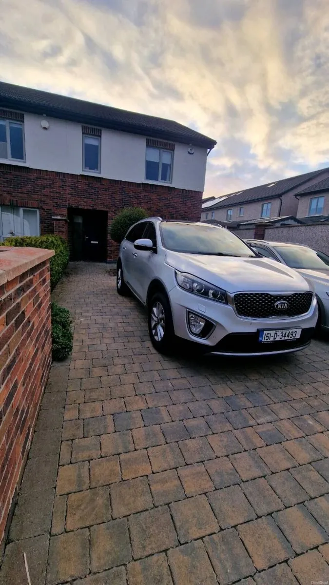 2015 Kia Sorento Platinum AWD – 7 Seater – Top Spe - Image 1