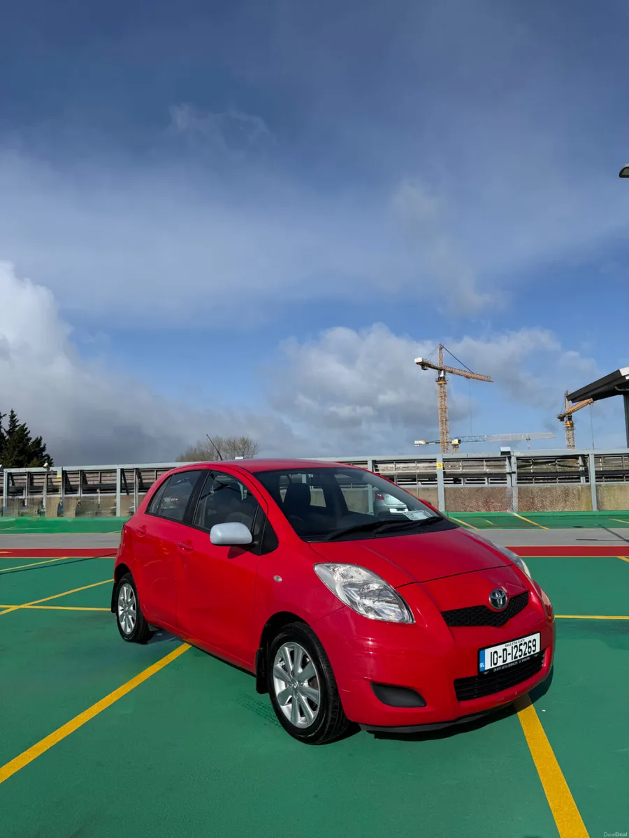 10 Toyota Yaris 1.3 Petrol AUTO - LOW MILEAGE - Image 1