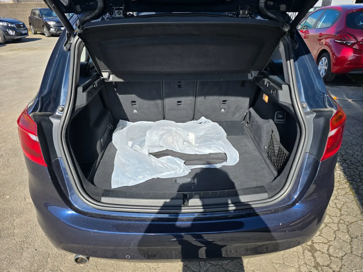 152 BMW 216d *LOW KMS*CLEAN* - Image 3