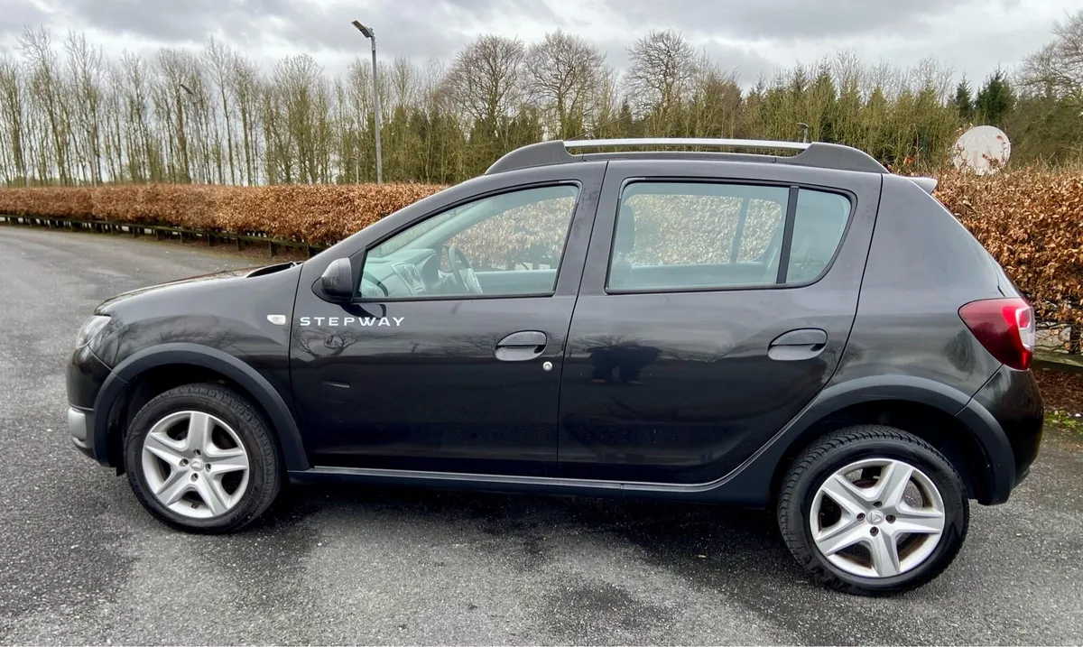 2015 Dacia Sandero Stepway - Image 2